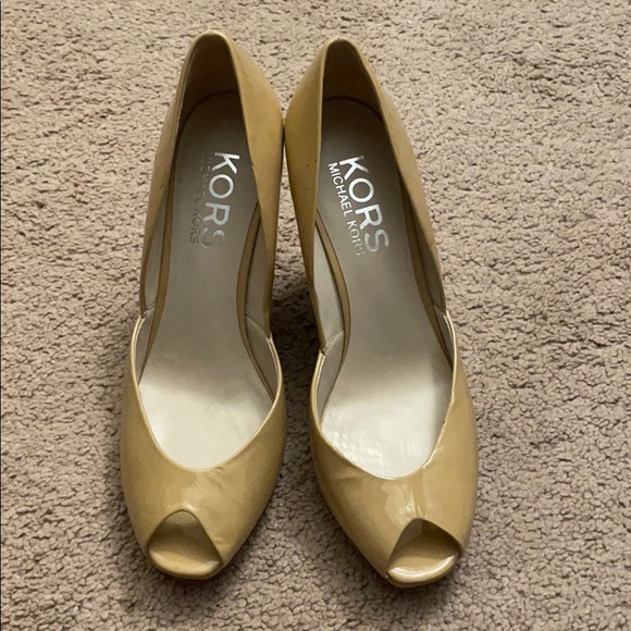 Michael Kors nude wedge heels - Picture 1 of 6